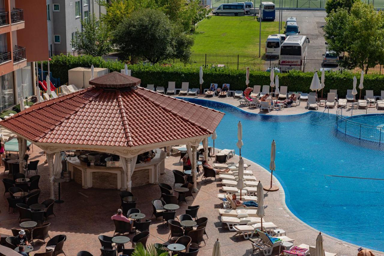 Menada Diamant Apartments Pantai Sunny Luaran gambar