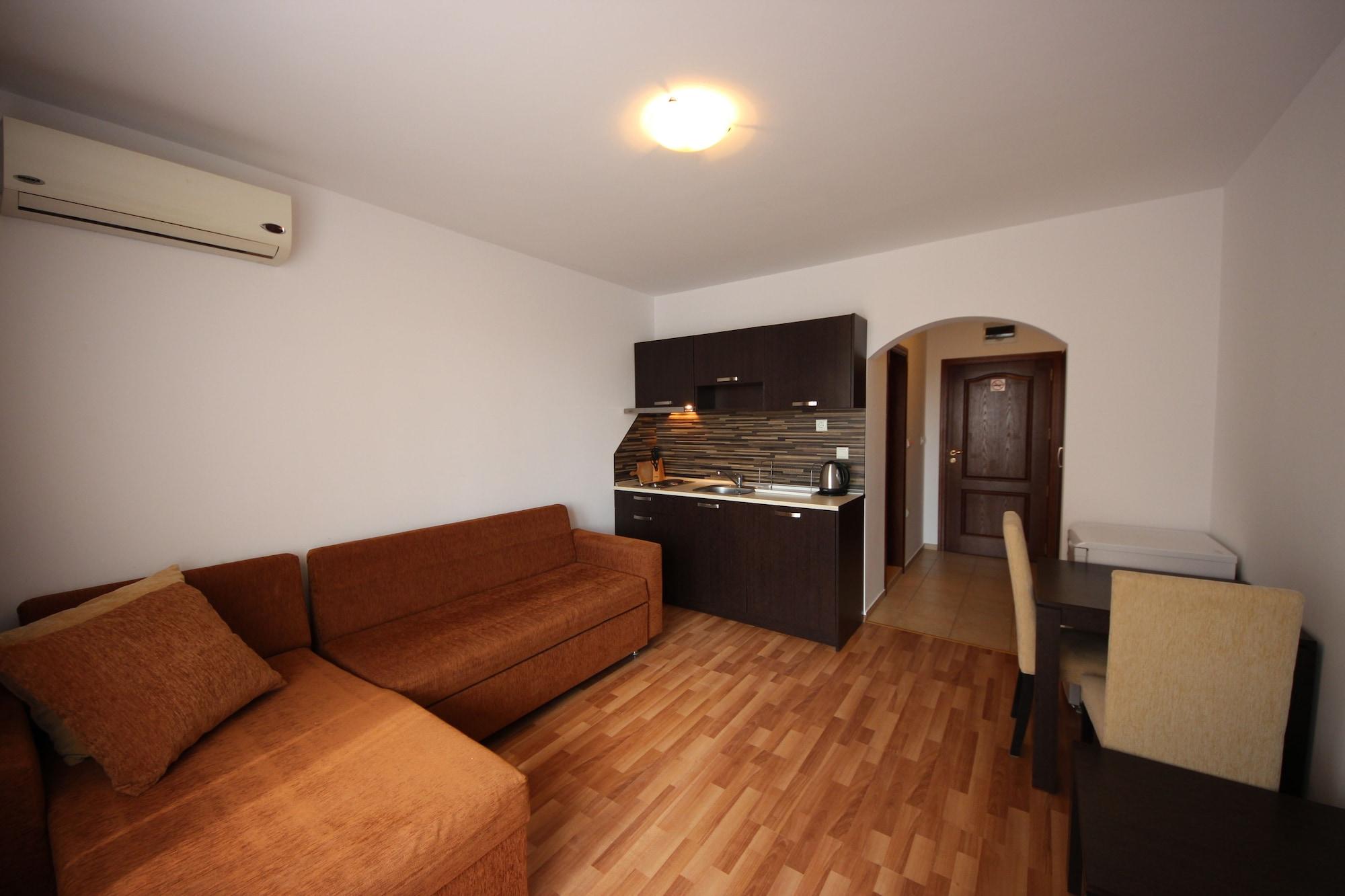 Menada Diamant Apartments Pantai Sunny Luaran gambar