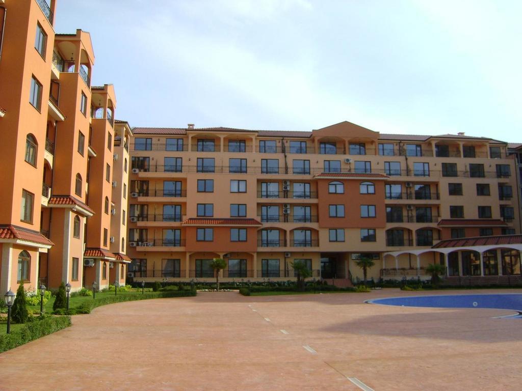 Menada Diamant Apartments Pantai Sunny Luaran gambar