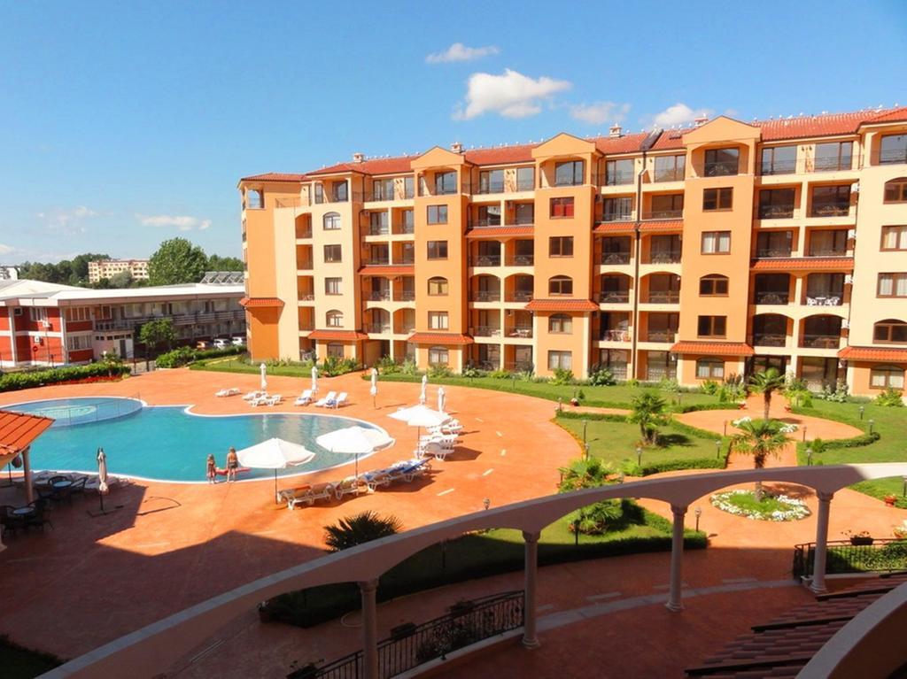 Menada Diamant Apartments Pantai Sunny Luaran gambar