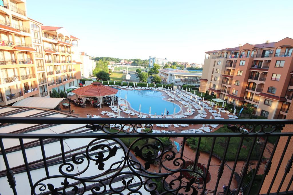 Menada Diamant Apartments Pantai Sunny Luaran gambar