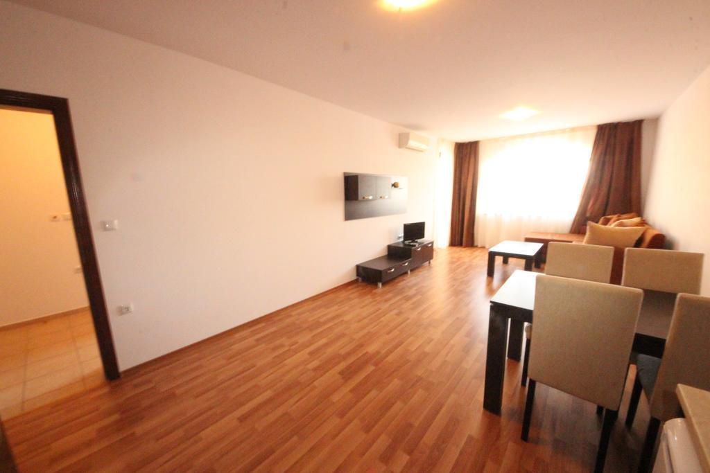 Menada Diamant Apartments Pantai Sunny Luaran gambar