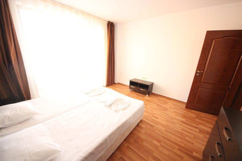 Menada Diamant Apartments Pantai Sunny Luaran gambar