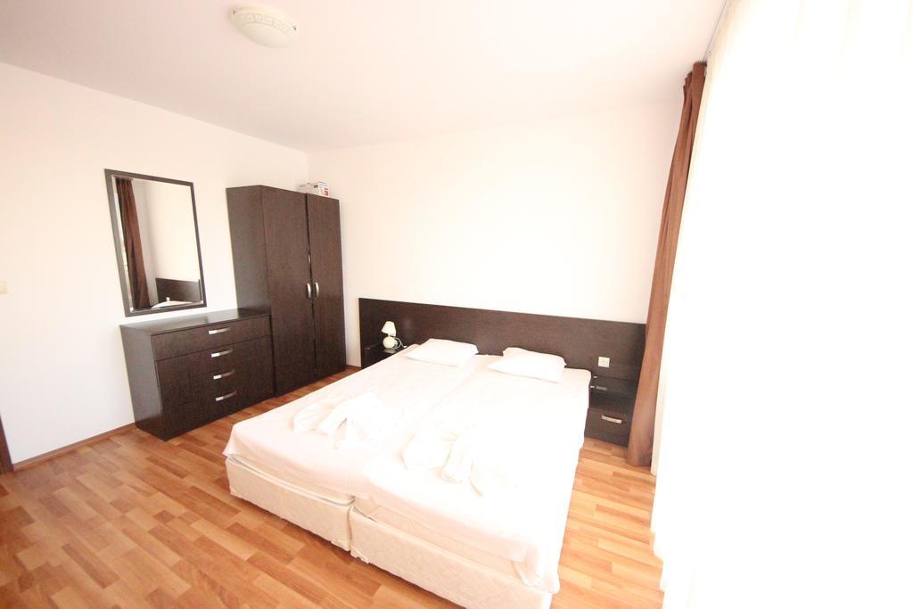 Menada Diamant Apartments Pantai Sunny Luaran gambar