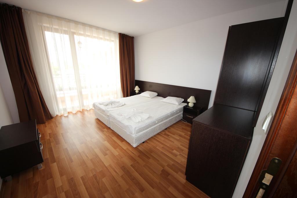 Menada Diamant Apartments Pantai Sunny Luaran gambar