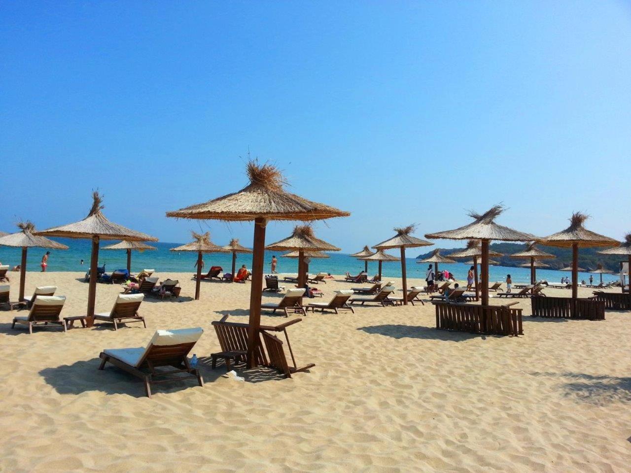 Menada Diamant Apartments Pantai Sunny Luaran gambar
