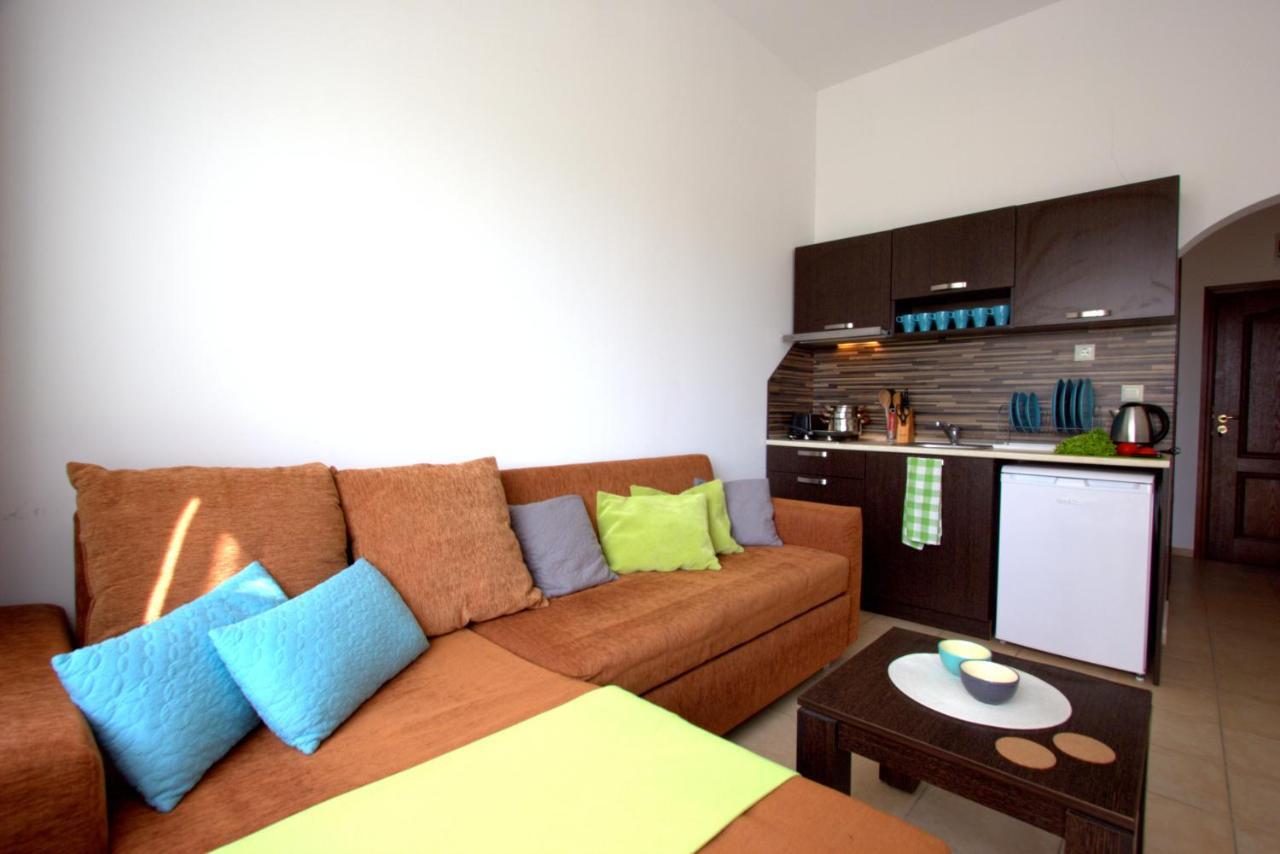 Menada Diamant Apartments Pantai Sunny Luaran gambar